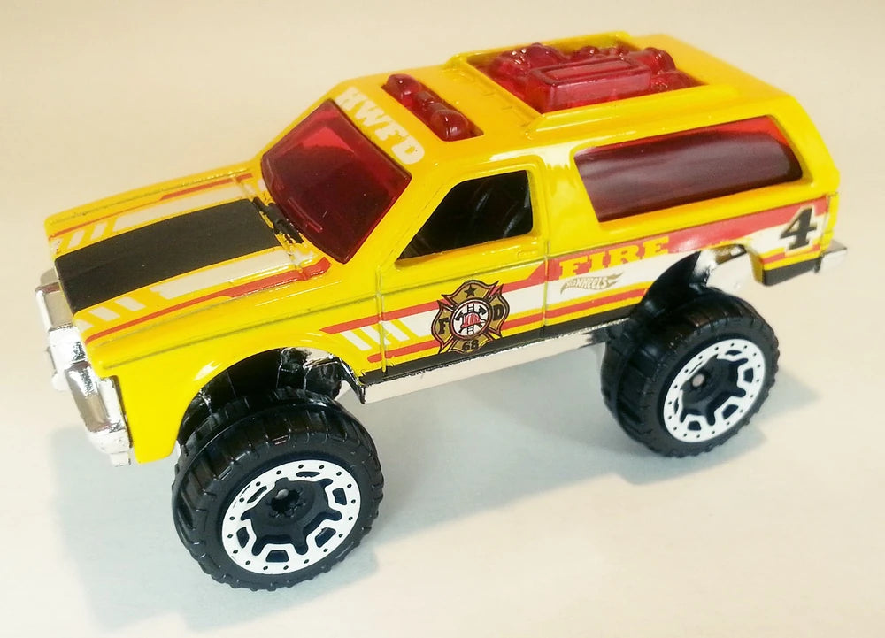 Hot Wheels 2016 #213/250, Chevy Blazer 4x4, NEW/LOOSE, dark yellow