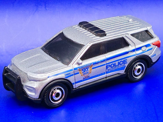 Matchbox 2026 #028/125, Ford Police Interceptor, NEW/LOOSE, silver