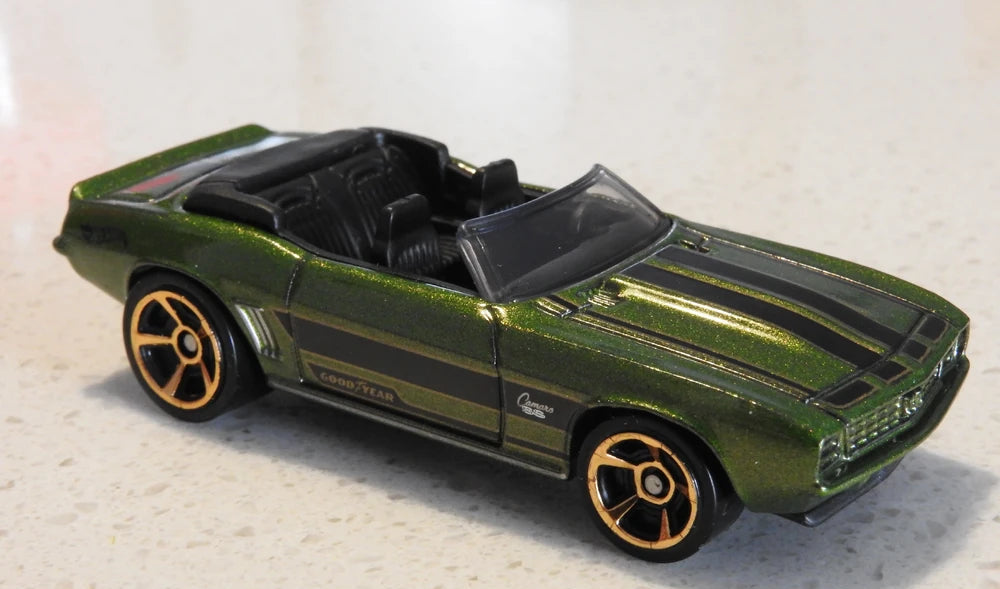 Hot Wheels 2020 #190/250 '69 Camaro Convertible, NEW/LOOSE, olive green