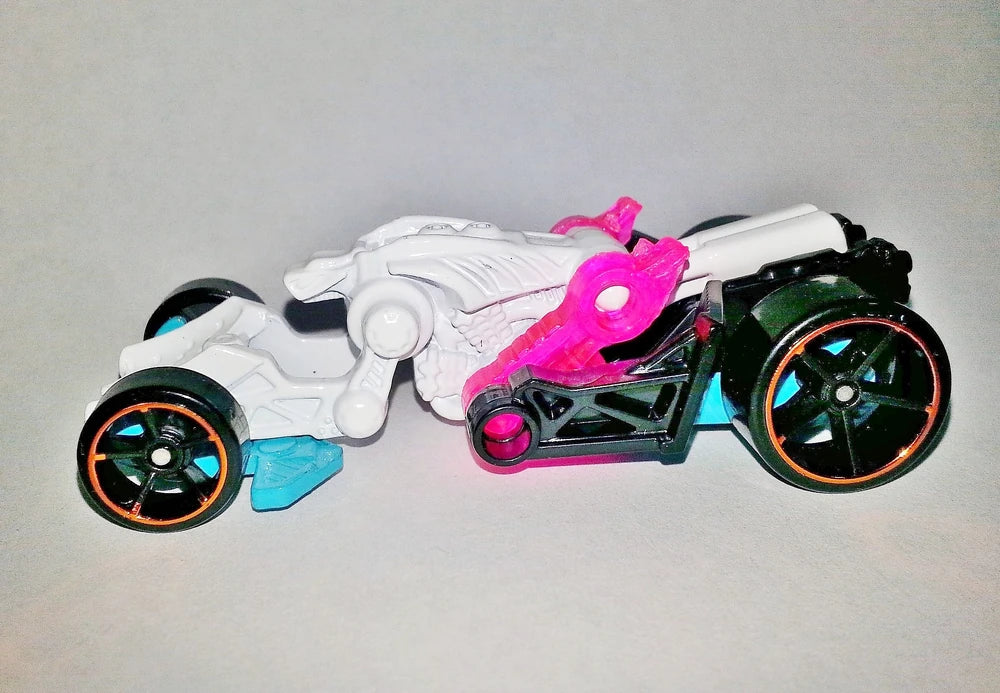 Hot Wheels 2014 #072/250, Spector, NEW/LOOSE, white