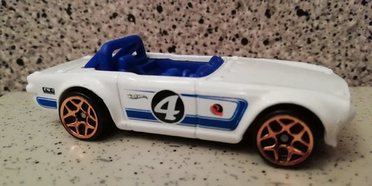 Hot Wheels Multipack Exclusive Triumph TR6, NEW/LOOSE, white