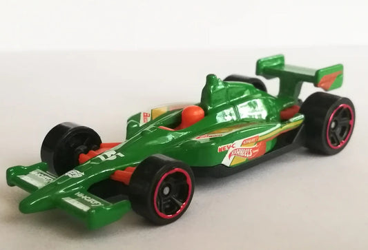 Hot Wheels 2019 #077/250 Indy 500 Oval, NEW/LOOSE, green