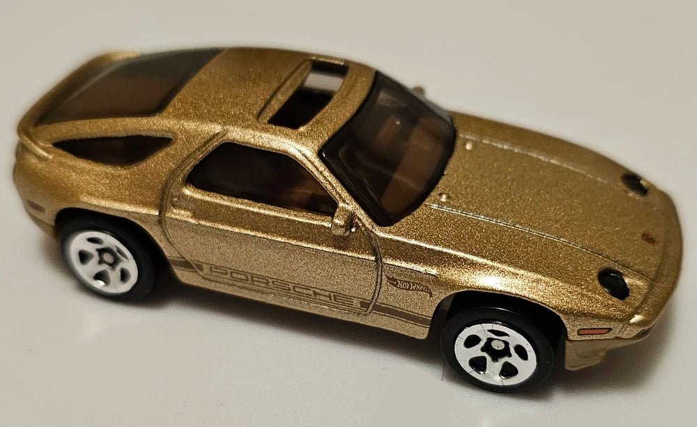 Hot Wheels 2025 [no number], 1983 Porsche 928S, RETAILER EXCLUSIVE, NEW/LOOSE, gold