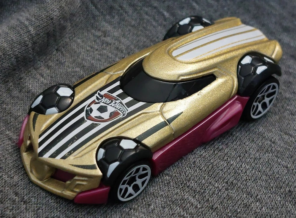 Hot Wheels 2026 Multipack Exclusive, MR11, NEW/LOOSE, metalflake pale gold