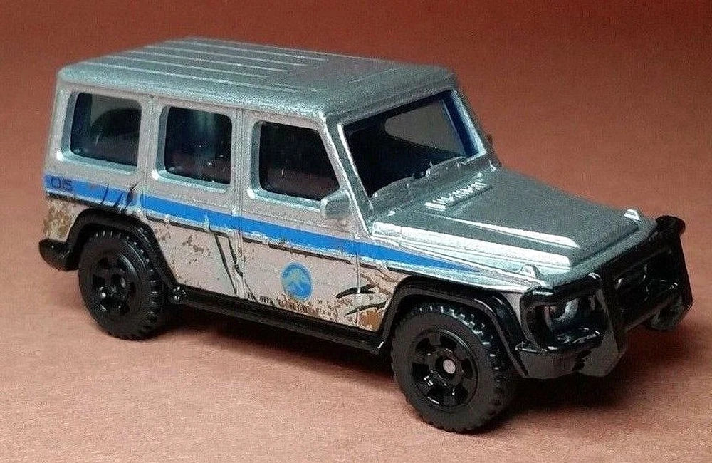 Matchbox 2018 Multipack Exclusive, Mercedes-Benz G 550, NEW/LOOSE, silver w/battle damage