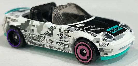 Hot Wheels 2022 #119/250, '91 Mazda MX-5 Miata, NEW/LOOSE, white