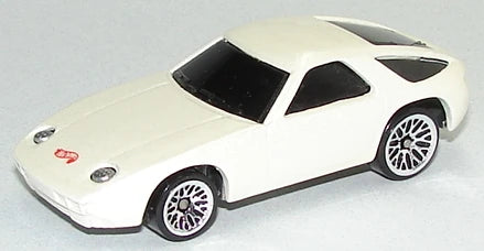 Hot Wheels 1998 #817, P-928/Porsche 928, NEW/LOOSE, pearl white