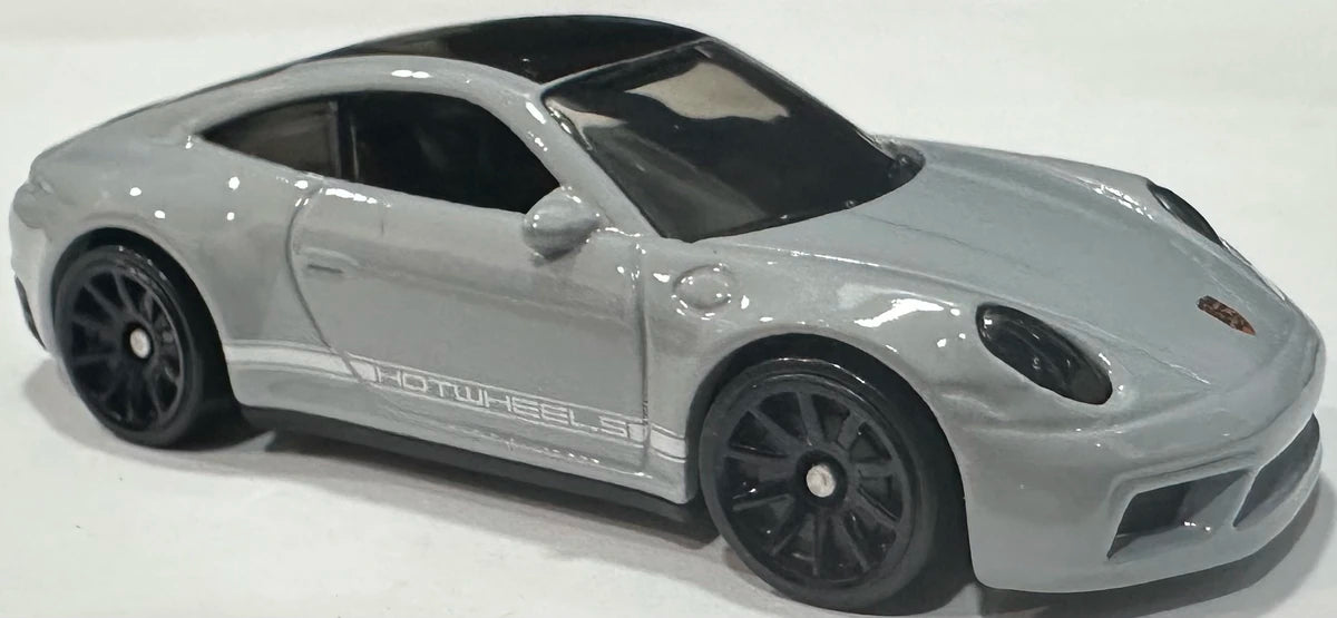 Hot Wheels 2026 #015/250 Porsche 911 Carrera T, NEW/LOOSE, light grey