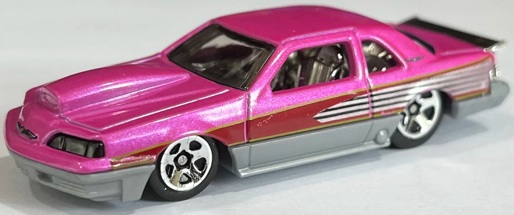 Hot Wheels 2022 #246/250, 1988 Ford T-Bird, NEW/LOOSE, metalflake hot pink