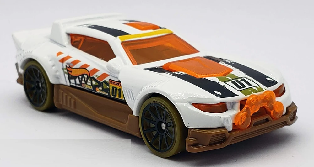 Hot Wheels 2018 HW Daredevils 5/5 Rally Cat, NEW/LOOSE, white