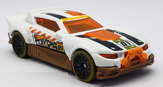 Hot Wheels 2018 HW Daredevils 5/5 Rally Cat, NEW/LOOSE, white