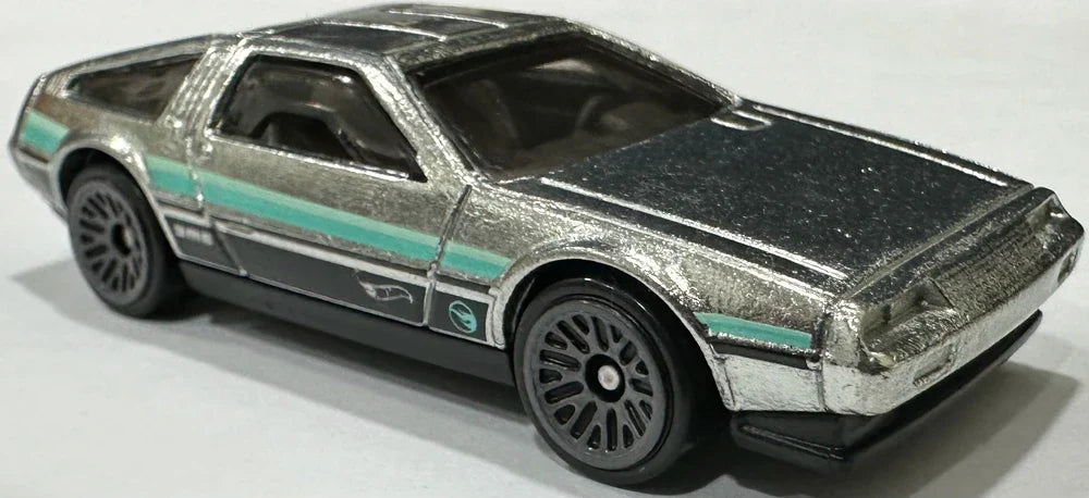 Hot Wheels 2024 #236/250 DMC Delorean, TREASURE HUNT, NEW/LOOSE, silver