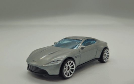 Hot Wheels 2024 Euro Themed 6-pack Exclusive Aston Martin DB10, silver