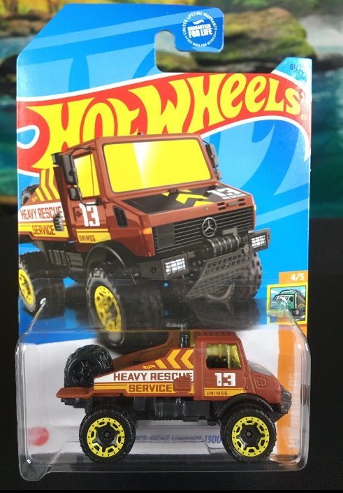 Hot Wheels 2023 #061/250 Mercedes-Benz Unimog 1300, brown