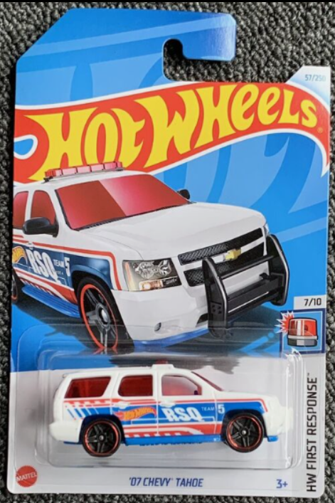 Hot Wheels 2024 #057/250 '07 Chevy Tahoe, white