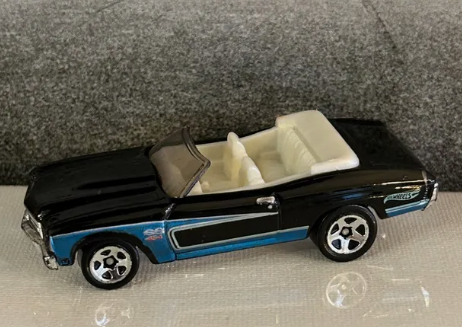 Hot Wheels 2013 1970 Chevy Chevelle SS Convertible, black
