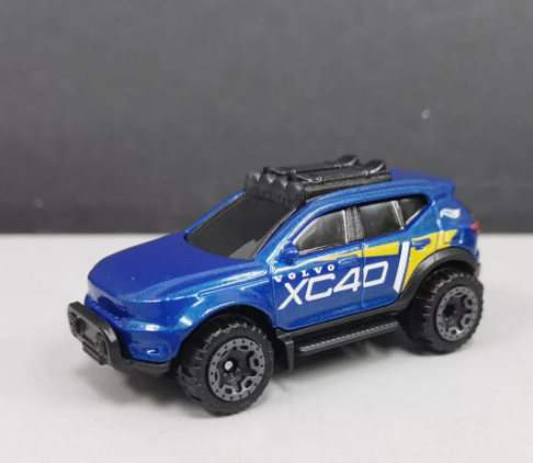 Hot Wheels 2024 #014/250 Volvo XC40 Recharge, NEW/LOOSE, blue