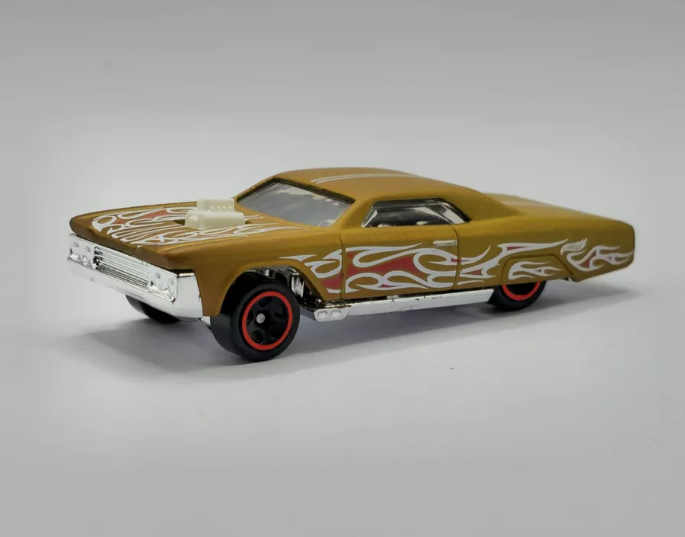 Hot Wheels 2024 #113/250 Layin' Lowrider, NEW/LOOSE, gold