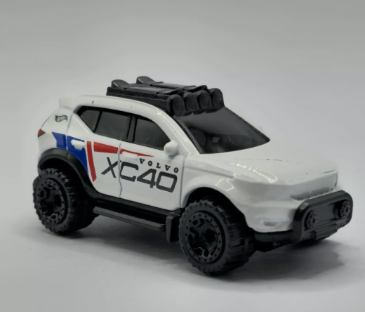 Hot Wheels 2024 #014/250 Volvo XC40 Recharge, NEW/LOOSE, white