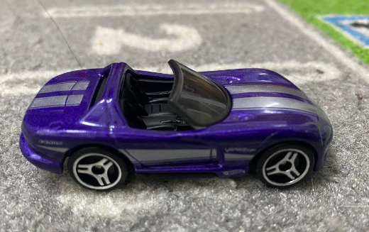 Hot Wheels 2023 #131/250 Dodge Viper RT/10, NEW/LOOSE, purple