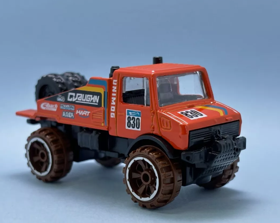 Hot Wheels 2024 #178/250 Mercedes-Benz Unimog 1300L, NEW/LOOSE, orange