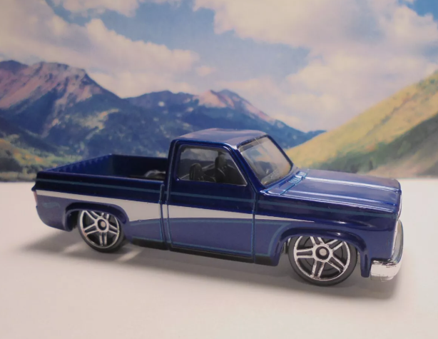 Hot Wheels 2024 #249/250 '83 Chevy Silverado, NEW/LOOSE, blue