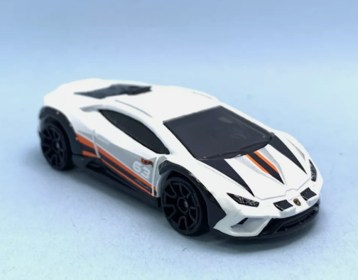 Hot Wheels 2025 #041/250 Lamborghini Huracan Sterrato, NEW/LOOSE, white