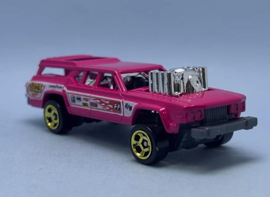 Hot Wheels 2025 #091/250 Cruise Bruiser, NEW/LOOSE, pink