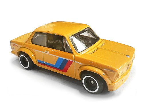 Hot Wheels 2025 #077/250 BMW 2002, NEW/LOOSE, yellow