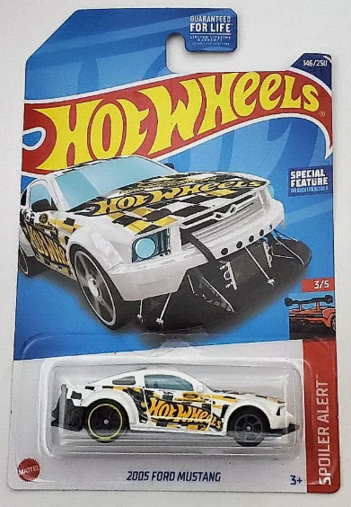 Hot Wheels 2022 #146/250 2005 Ford Mustang, white