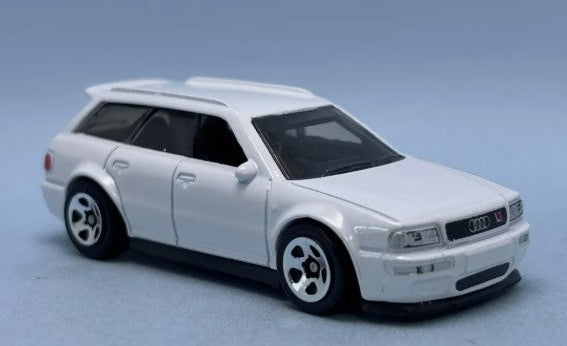 Hot Wheels 2025 #029/250 '94 Audi Avant RS2, NEW/LOOE, white