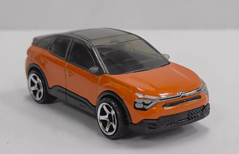 Matchbox 2025 #094/125 Citroen e-C4, NEW/LOOSE, orange