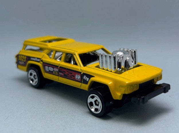 Hot Wheels 2025 #091/250 Cruise Bruiser, NEW/LOOSE, yellow