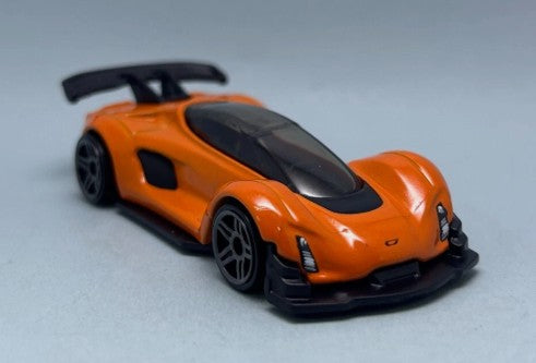 Hot Wheels 2025 #192/250 Czinger 21C, NEW/LOOSE, orange