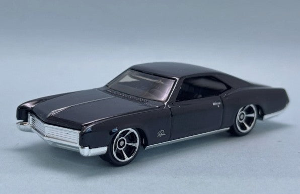 Hot Wheels 2025 #050/250 '66 Buick Riviera, NEW/LOOSE, black