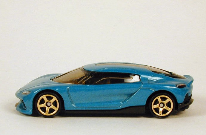 Matchbox 2024 #001/100 2021 Koenigsegg Gemera, NEW/LOOSE, turquoise