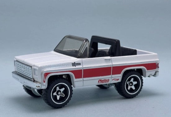 Hot Wheels 2025 #115/250 '75 Chevy Blazer Custom, NEW/LOOSE, white