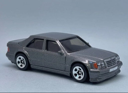 Hot Wheels 2025 #052/250 Mercedes-Benz 500 E, NEW/LOOSE, metalflake grey