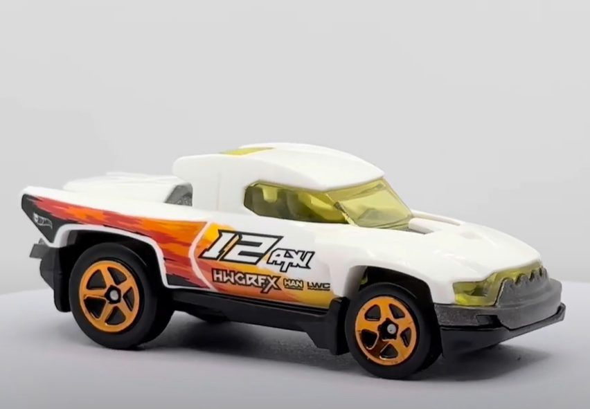 Hot Wheels 2025 #204/250 Terra-tracktyl, NEW/LOOSE, white