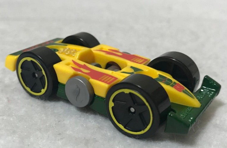 Hot Wheels 2024 #103/250 Flippin' Fast, NEW/LOOSE, yellow/dark green