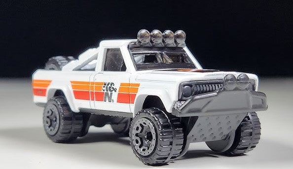 Hot Wheels 2024 #091/250 '73 Jeep J10, NEW/LOOSE, white