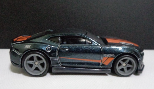 Hot Wheels 2024 #032/250 '18 Camaro SS, SUPER TREASURE HUNT, NEW/LOOSE, spectraflame black