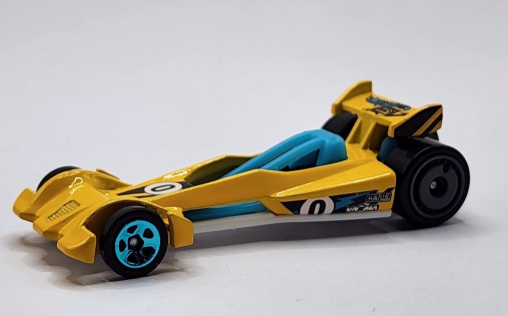Hot Wheels 2023 #041/250 Hot Wired, NEW/LOOSE, yellow