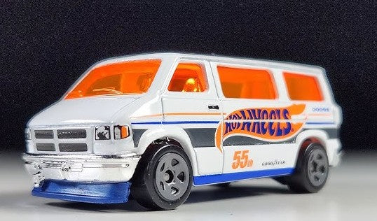 Hot Wheels 2023 #066/250 Dodge Van, NEW/LOOSE, HW racing white
