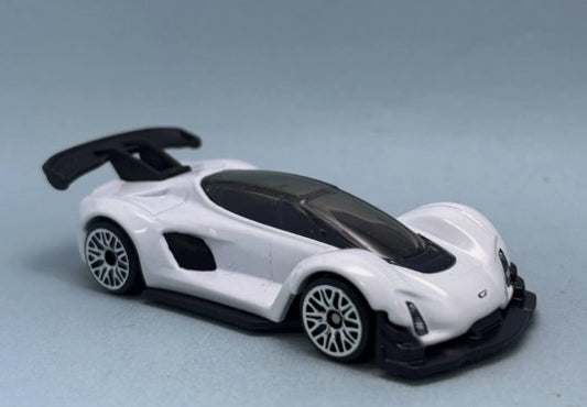 Hot Wheels 2025 #192/250 Czinger 21C, NEW/LOOSE, white