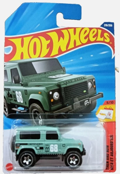 Hot Wheels 2025 #210/250 Land Rover Defender 90, mint green