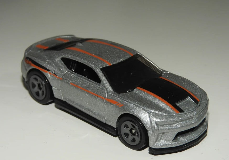 Hot Wheels 2020 #020/250 '18 COPO Camaro SS, NEW/LOOSE, silver