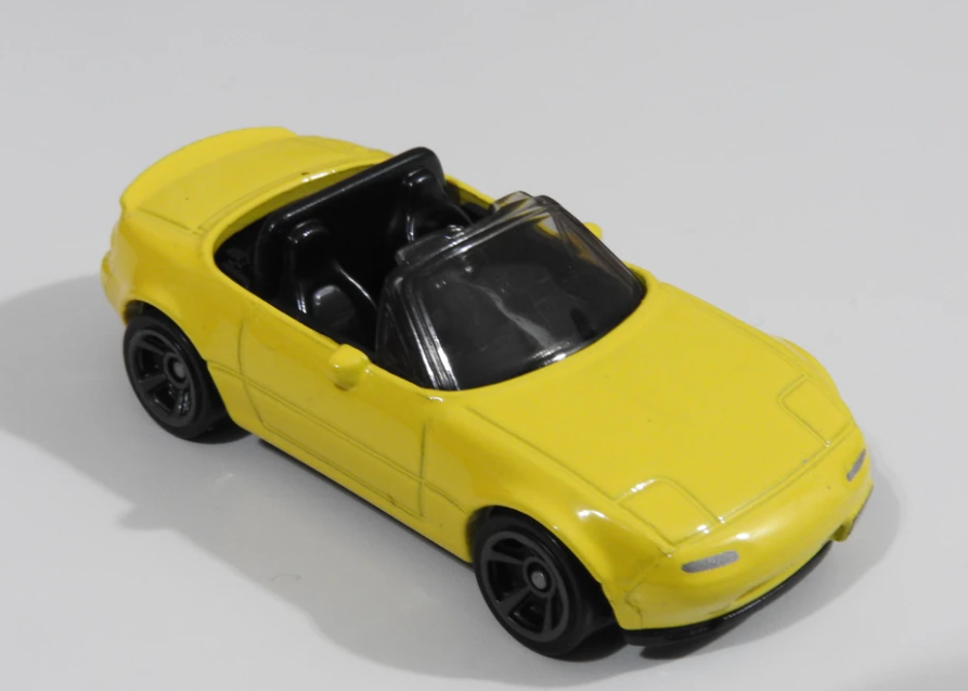Hot Wheels 2020 #208/250 '91 Mazda MX-5 Miata, NEW/LOOSE, yellow
