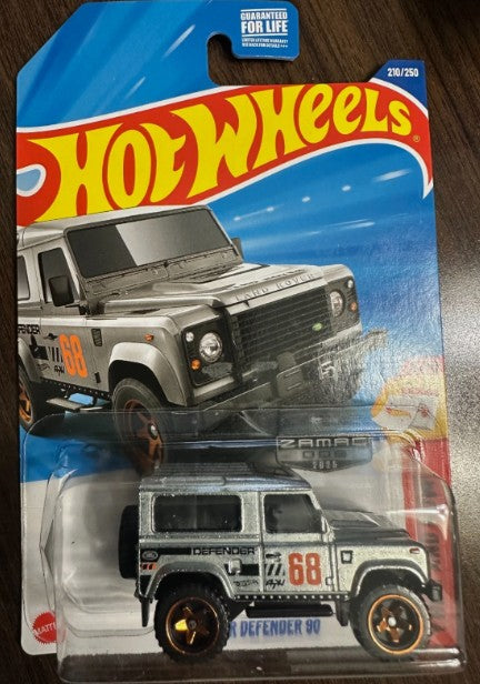 Hot Wheels 2025 #210/250 Land Rover Defender 90, RETAILER EXCLUSIVE, zamac