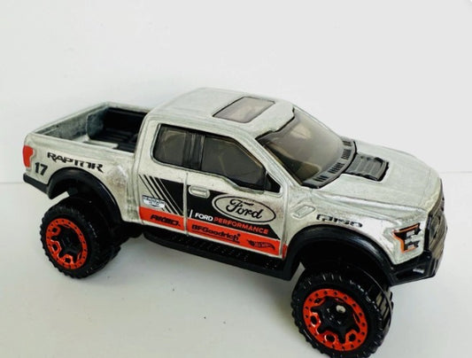 Hot Wheels 2025 #178/250 '17 Ford F150 Raptor, RETAILER EXCLUSIVE, NEW/LOOSE, zamac